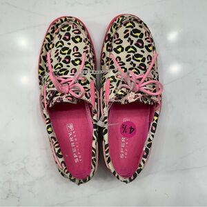 New Sperry top-sider boat shoes size 4.5 youth